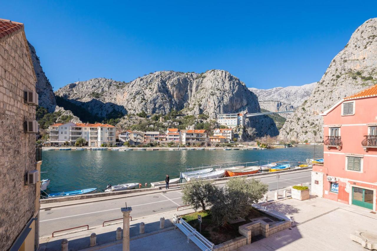 Central Alley Omis Luaran gambar