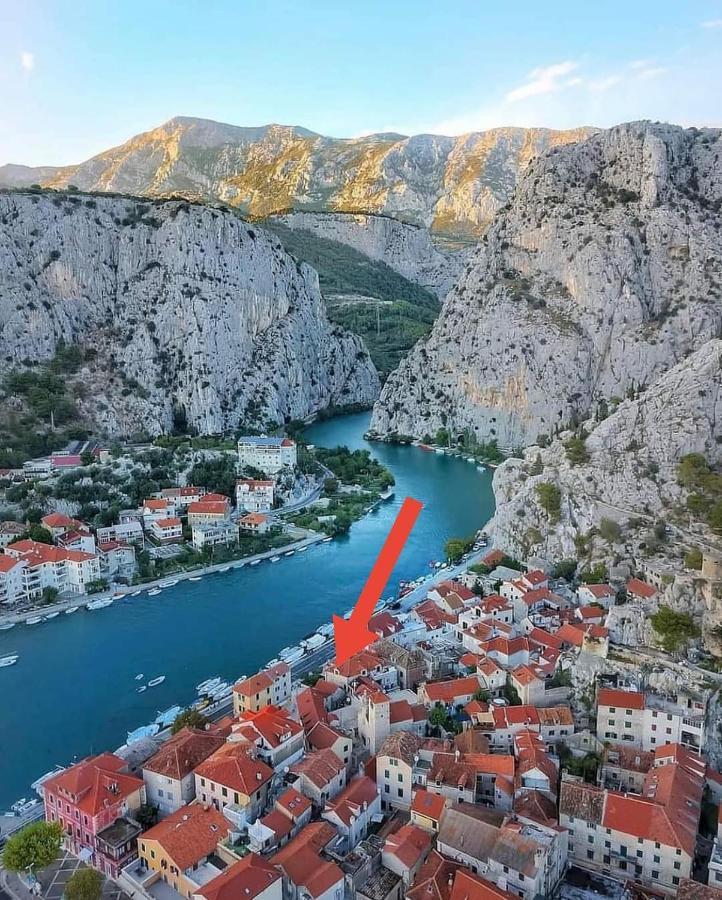 Central Alley Omis Luaran gambar